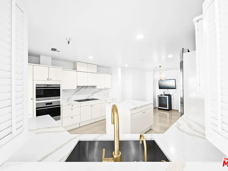 10724 Wilshire Blvd #Penthouse 1505 — Photo 18