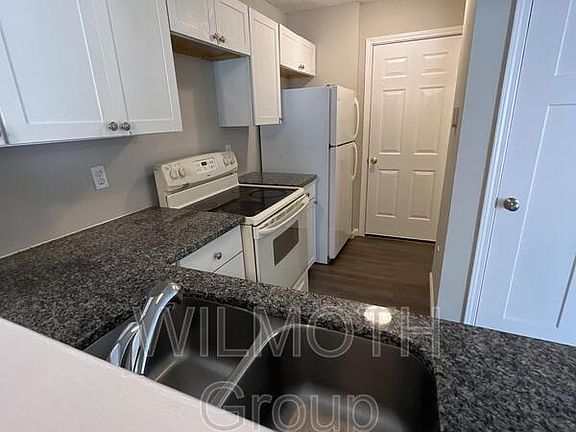 5th image of 4410 Fullwood Ct