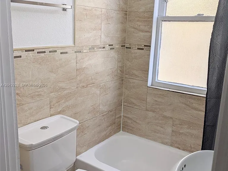 124 Mendoza Ave #1 — Photo 7