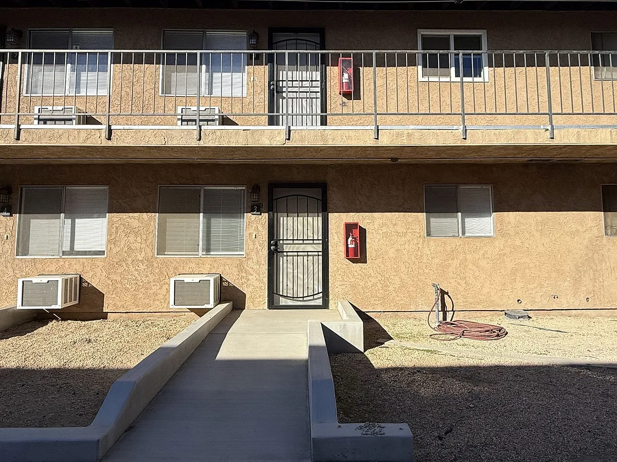Building Photo - 524 E Avenue Q12 #3