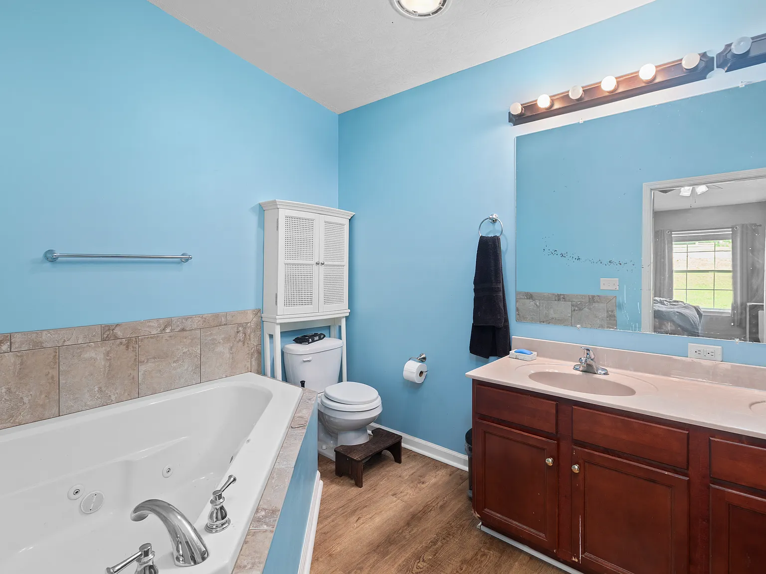 3 bed, 1824 sqft, $2,300 — Photo 3