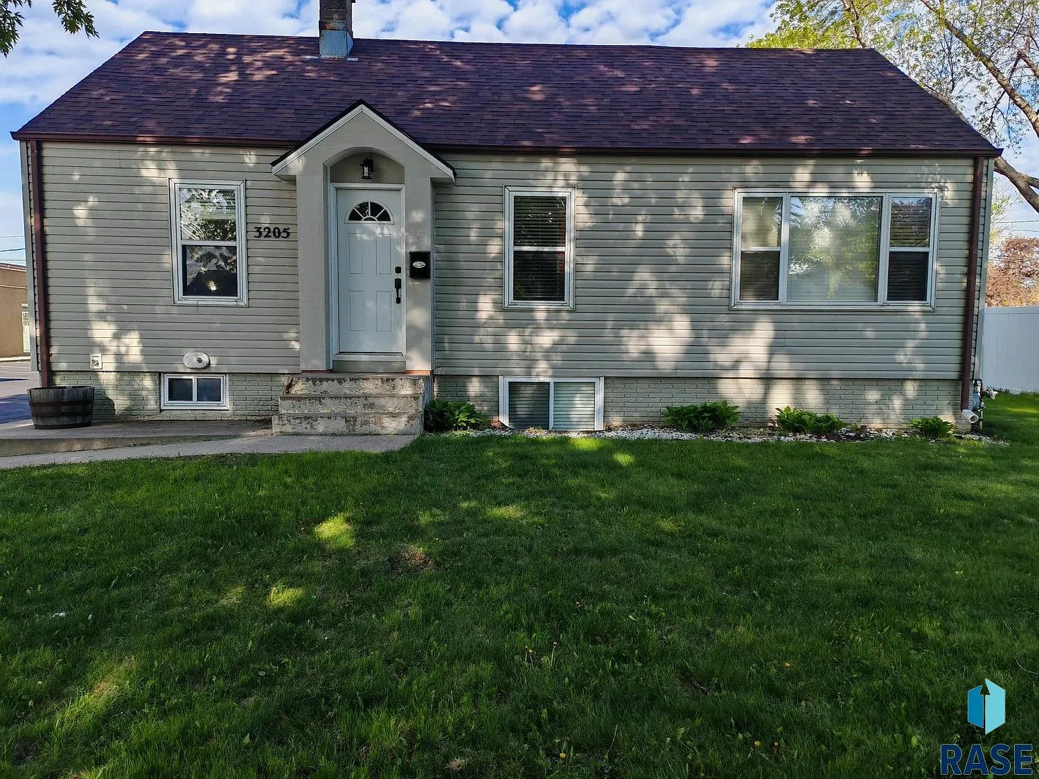 2 bed, 627 sqft, $1,395 — Photo 1