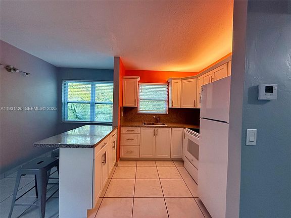 4th image of 1301 N 12th Ct APT 4B