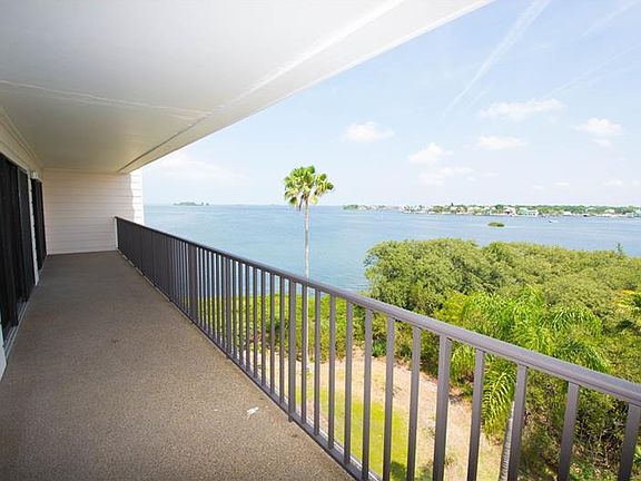 3rd image of 2700 Bayshore Blvd APT 11404