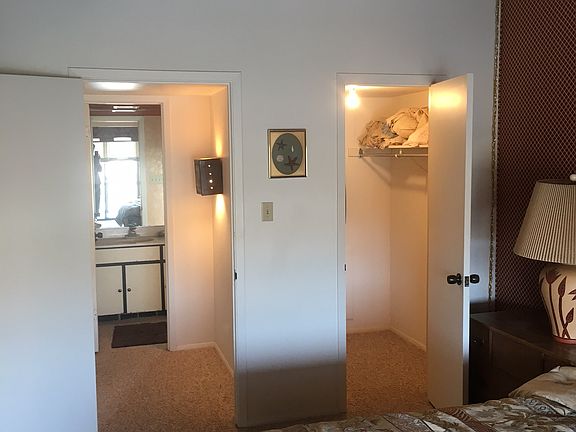 3rd image of 207 Hi Circle N #105