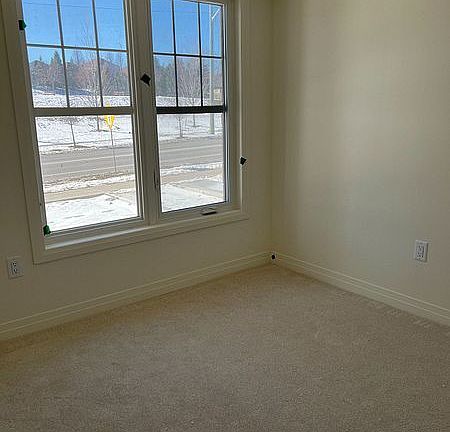 3rd image of 1467 Green Rd