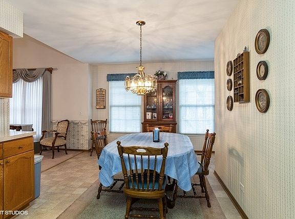 5th image of 1460 Laurel Oaks Dr