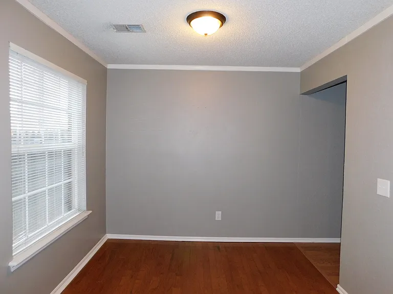 2123 Lakecrest Dr — Photo 14