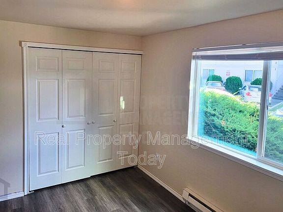 5th image of 2302 I St NE APT 1