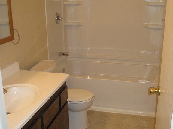 5th image of 119 NE 102nd Ave Unit 8-A