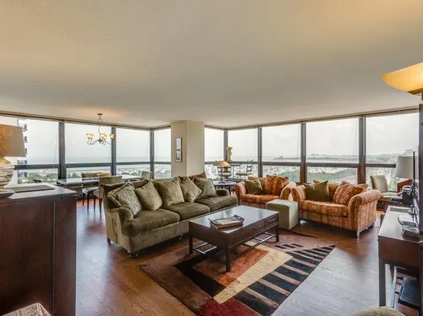 360 E Randolph St APT 506, Chicago, IL 60601