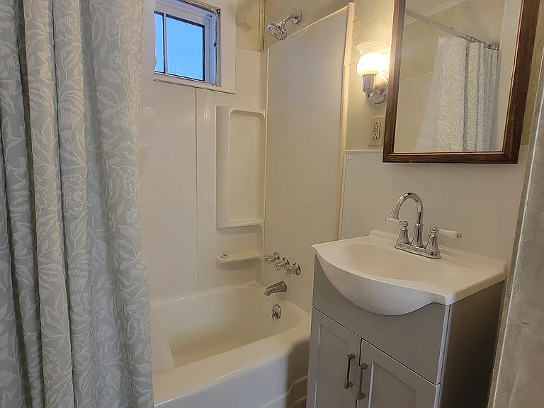 33 Stillwater Ave #1 — Photo 4