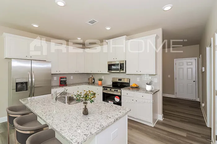 5 bed, 2.5 bath, 2175 sqft, $2,625 — Photo 4