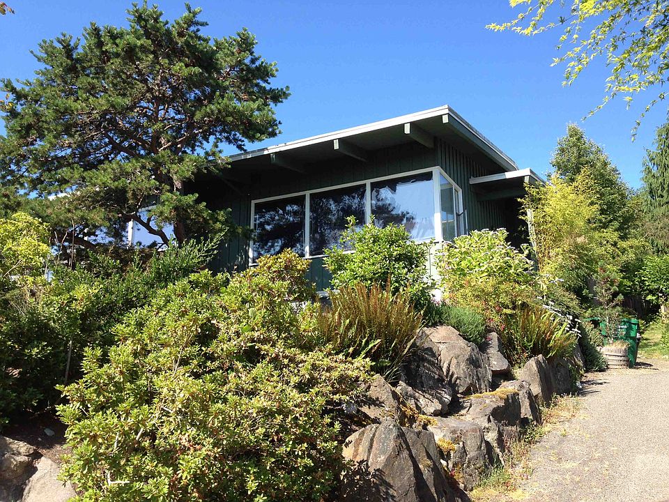 2nd image of 7133 58th Ave NE
