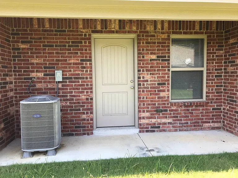 200 N Davis Ave #1 — Photo 9
