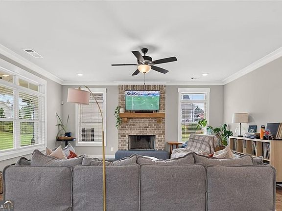 4th image of 939 Clubside Dr