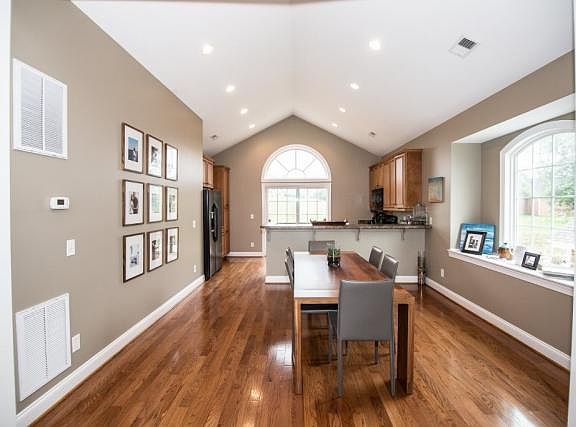 4th image of 196 Macallister Way