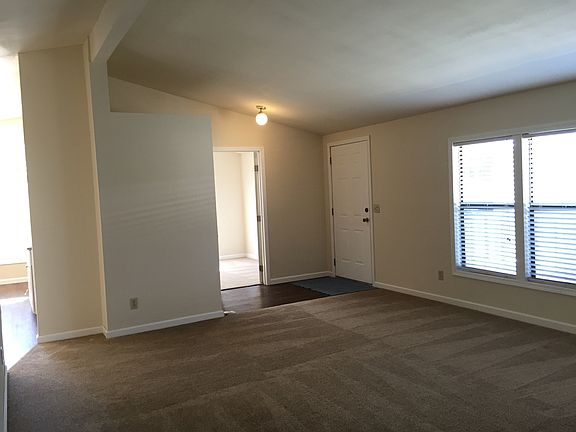5th image of 1575 W Valley Pkwy Space 93