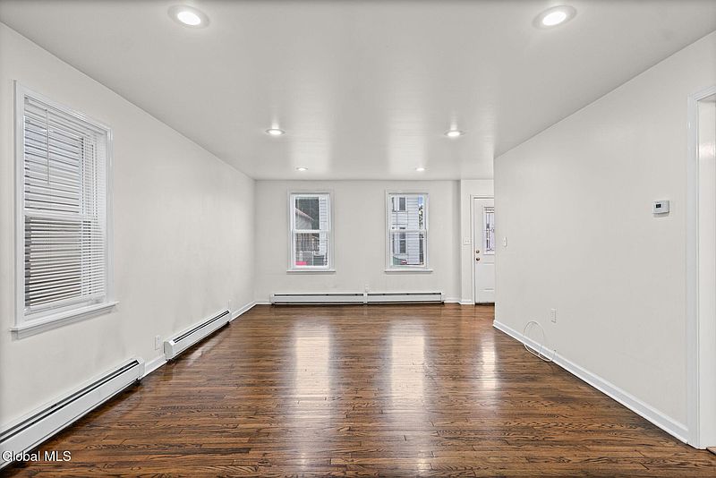3rd image of 38 James Street