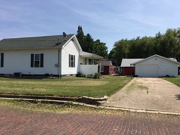3rd image of 421 E Eisenhower Ave