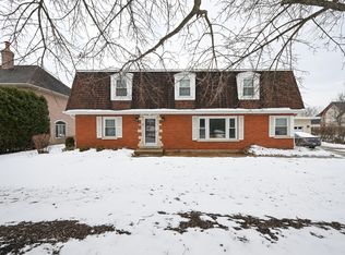 360 Erie Cir, Bloomingdale, IL 60108