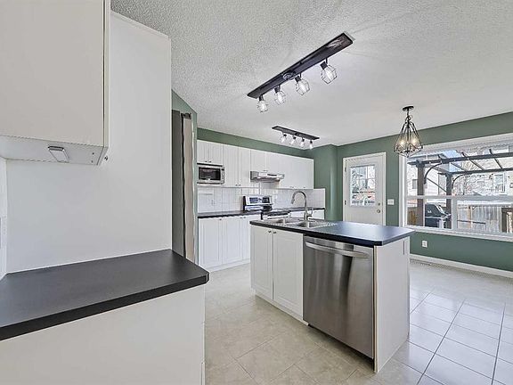 4th image of 123 SW Arbour Butte Rd NW