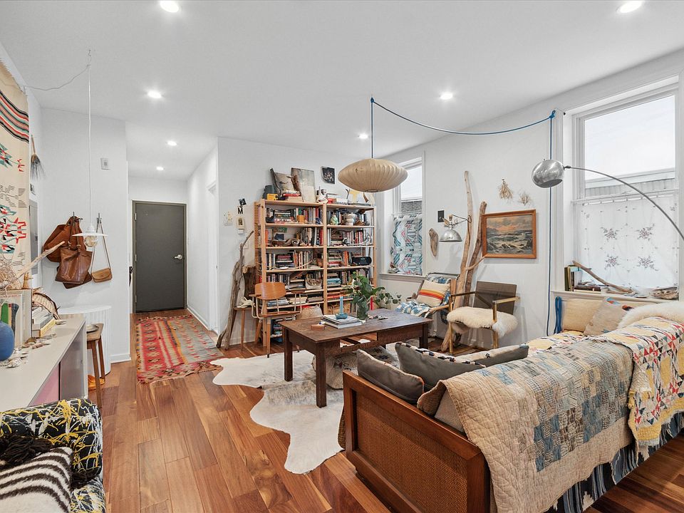1st image of 2442 Cedar St #2R