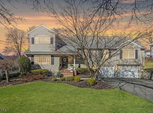 20 Rockledge Pl, Cedar Grove, NJ 07009