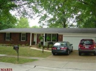 4910 Milsmar Dr, Saint Louis, MO 63128