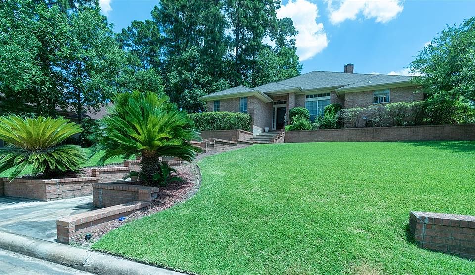 1st image of 190 Lakeside Dr