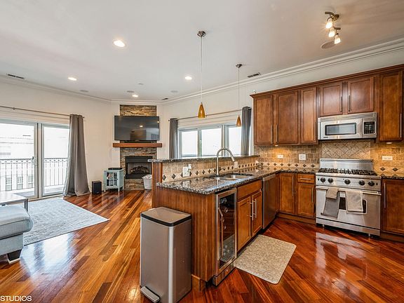 2nd image of 4809 N California Ave APT 2N