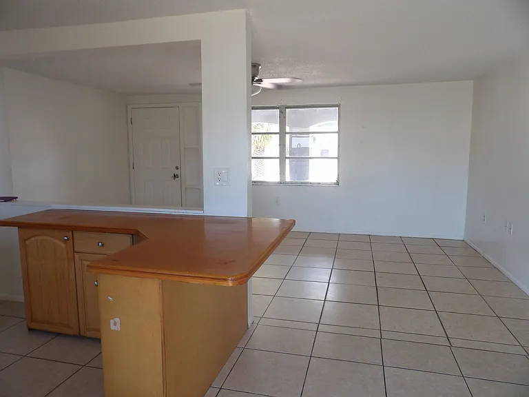10025 Brandywine Ln — Photo 3