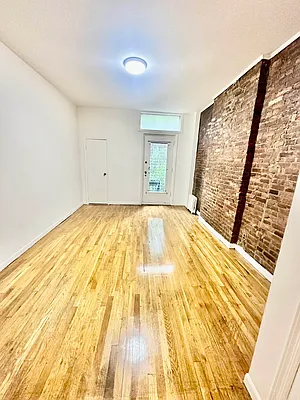 Rented by Brick Real Estate | media 4