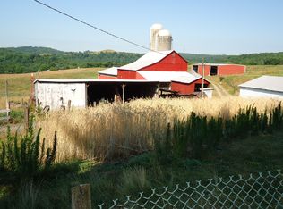 522 Hixson Farm Ln, Scottdale, PA 15683