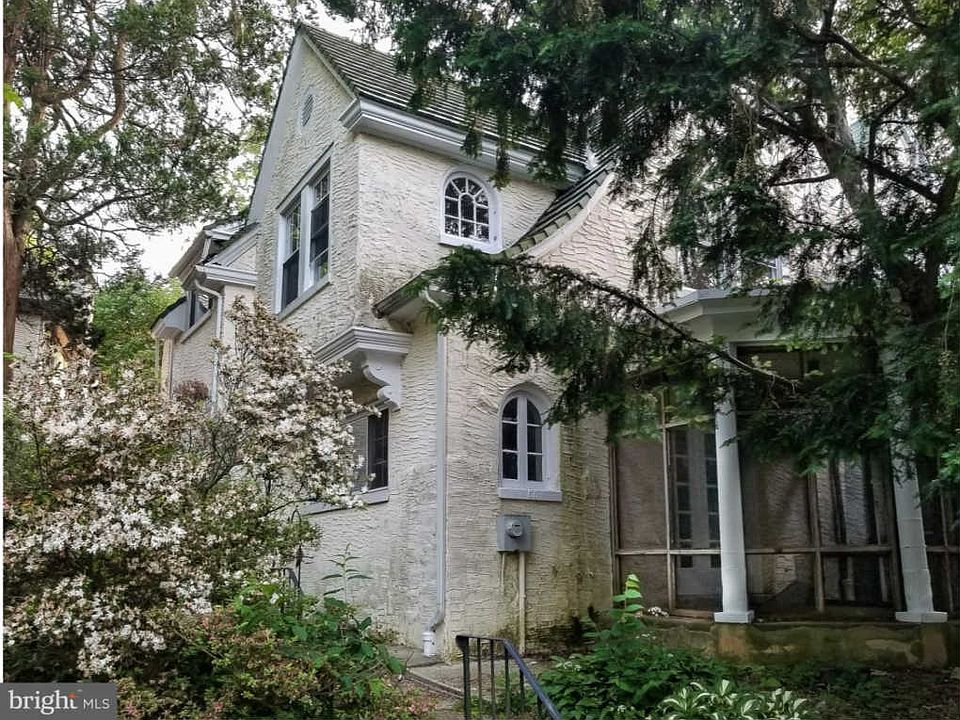 1st image of 68 W Gowen Ave
