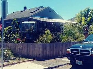 1210 Ivy Ave, Reedsport, OR 97467