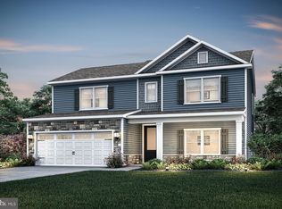 33 Brompton St, Falling Waters, WV 25419