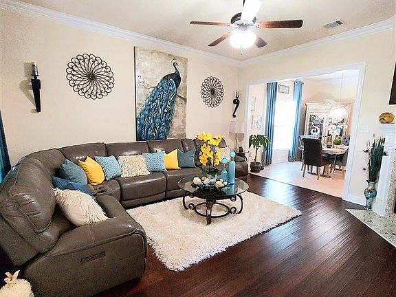 3rd image of 39246 Majestic Wood Ave
