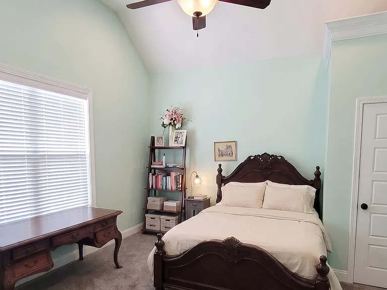 331 Rolling Acres Dr — Photo 8