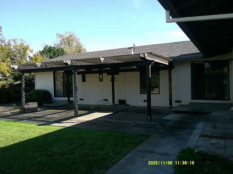390 S Almond St — Photo 42