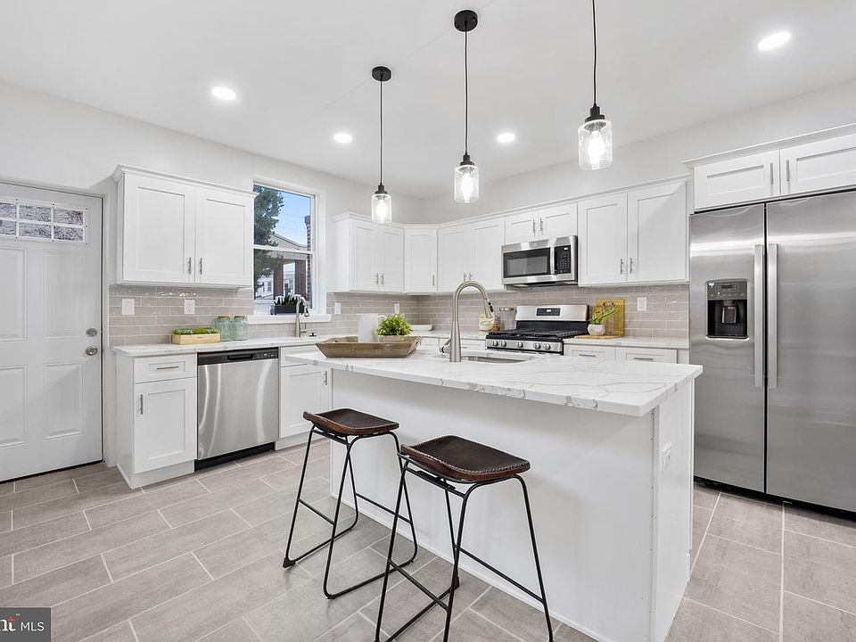 1st image of 2662 Lefevre St