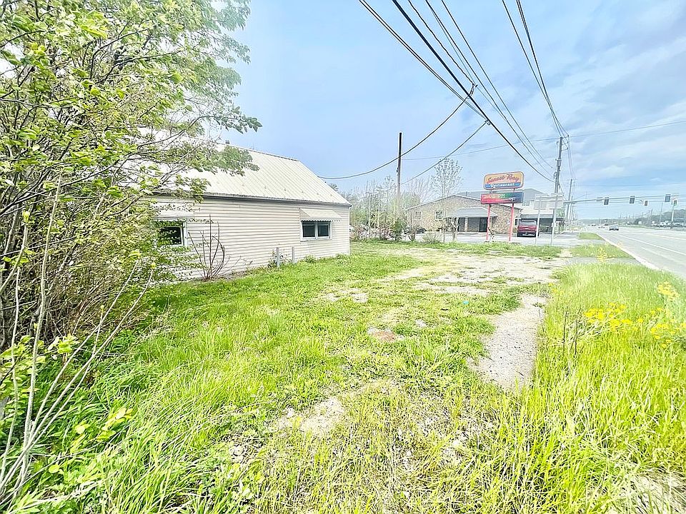 1st image of 964 Main Rd