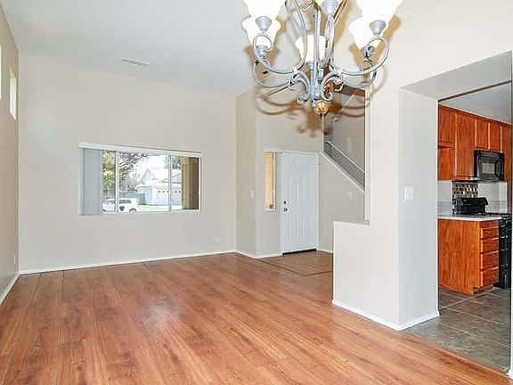 3rd image of 1855 Rosemont Cir