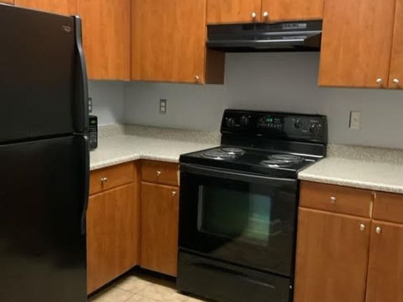 5th image of 300 E South St Unit 3013