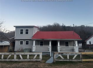 134 Salem Blvd, Chapmanville, WV 25508