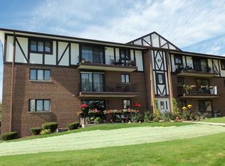 11012 Theresa Cir, Palos Hills, IL 60465