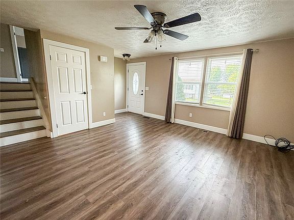 4th image of 126 Cornell Dr