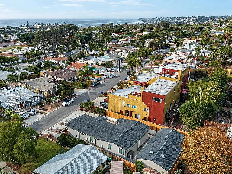 262 Barbara Ave — Photo 34