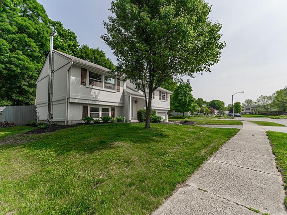 2nd image of 8092 Kingsley Dr