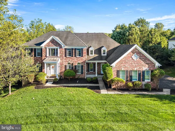 235 Weatherhill Dr, West Chester, PA 19382